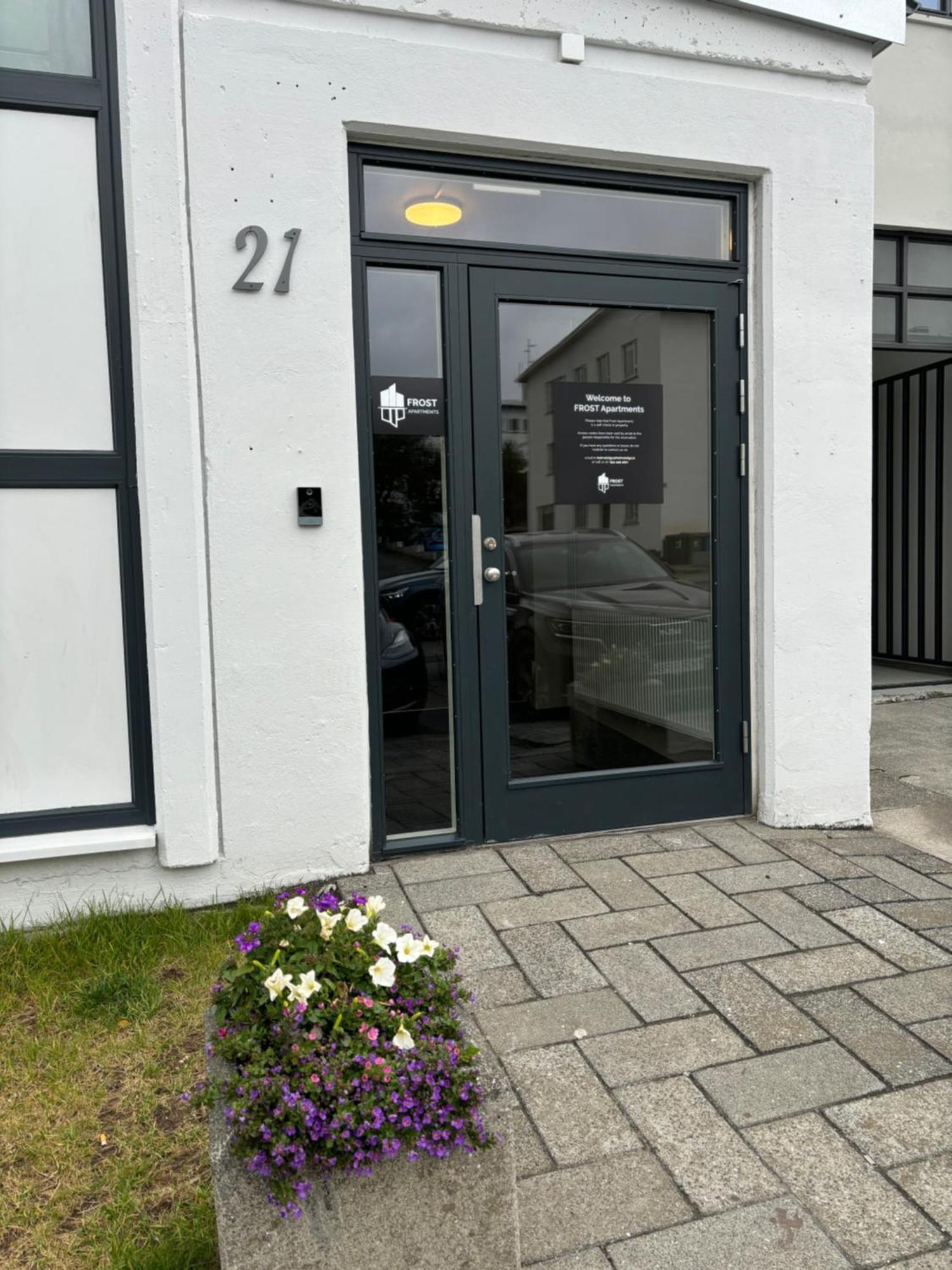 Frost Apartments By Heimaleiga Reykjavik Exterior photo
